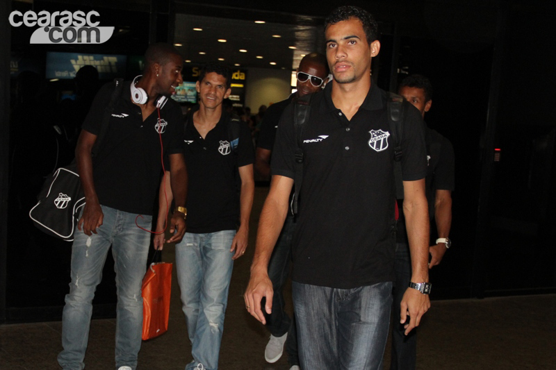 [01-02] Delegação alvinegra retorna à capital cearense - 5