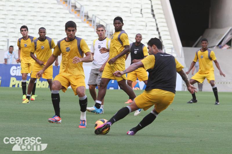 [01-03] Treino coletivo - Castelão - 14