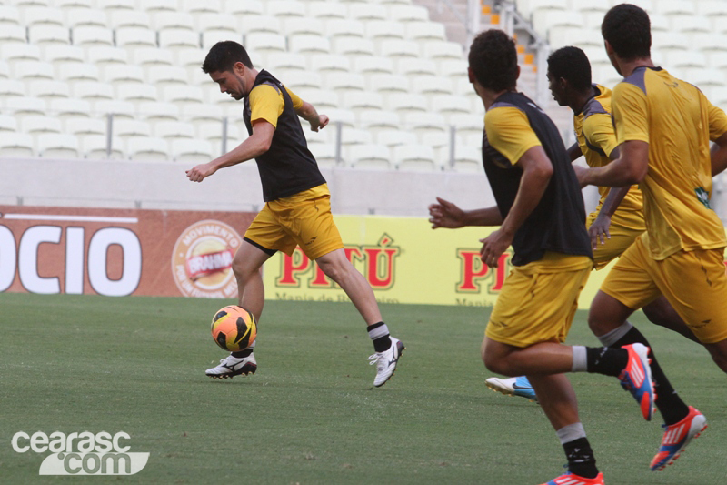 [01-03] Treino coletivo - Castelão - 16
