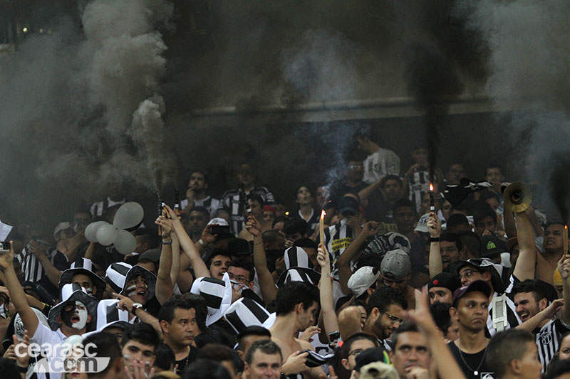 [29-04] Ceará 2 x 1 Bahia - Torcida - 37