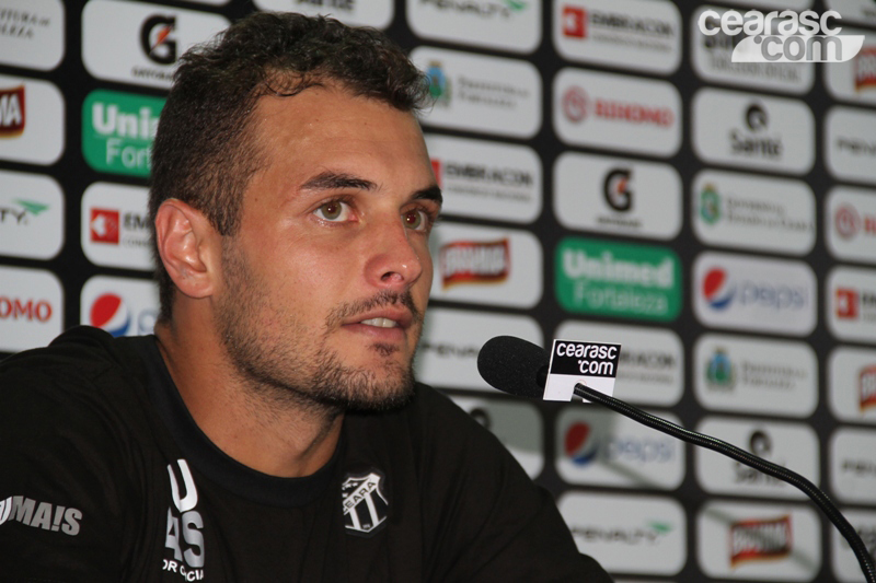 [28-03] Apresentação do Zagueiro Douglas - 3