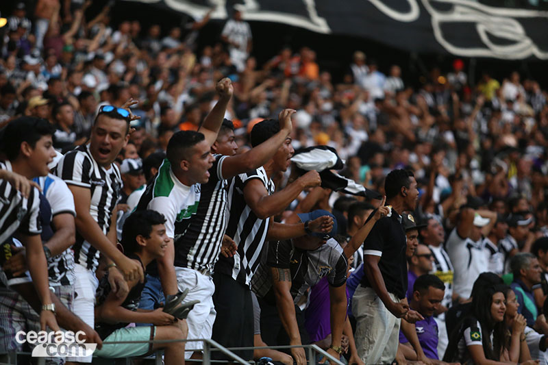 [28-11] Ceará 1 x 0 Macaé - Torcida - 37