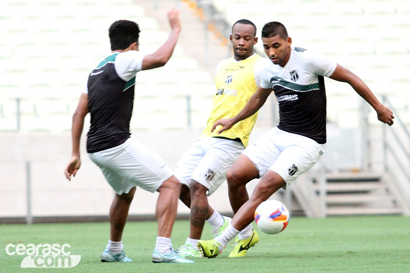 [26-11] Treino coletivo - Castelão - 10