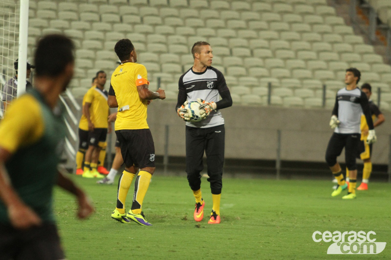 [12-08] Treino coletivo - Castelão - 22