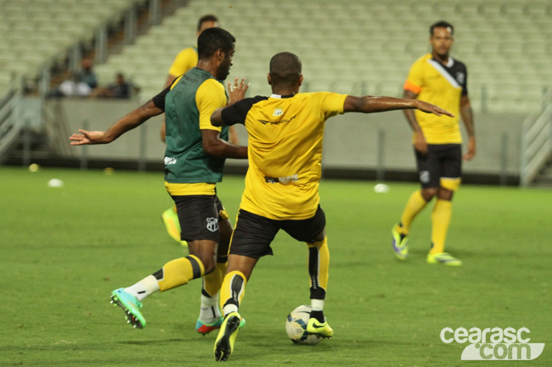 [12-08] Treino coletivo - Castelão - 25