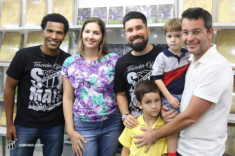 [18-04-2017] XII Bienal Internacional do Livro Part. 1 - 20