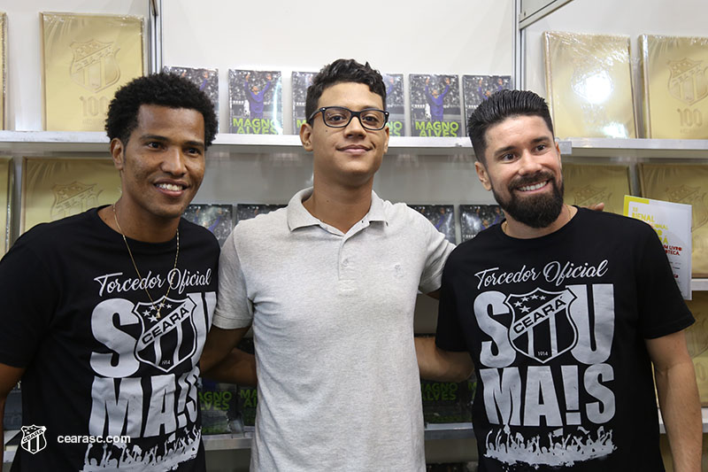 [18-04-2017] XII Bienal Internacional do Livro Part. 1 - 36