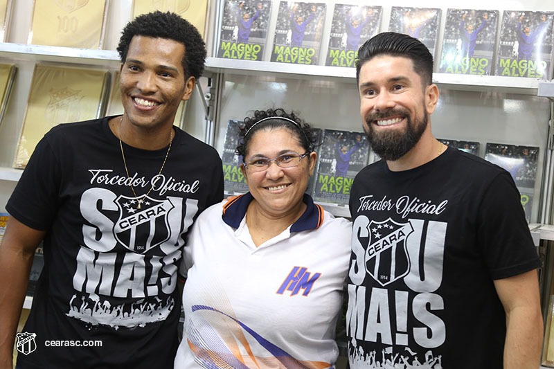 [18-04-2017] XII Bienal Internacional do Livro Part. 2 - 2