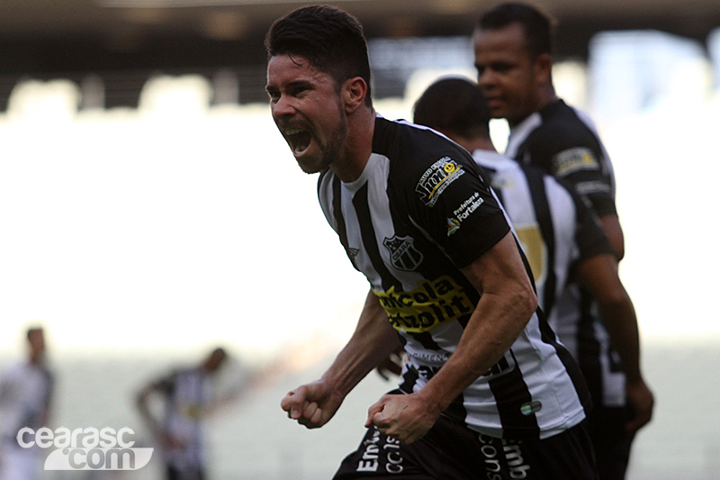 Momentos do meia Ricardinho no Vozão - 15