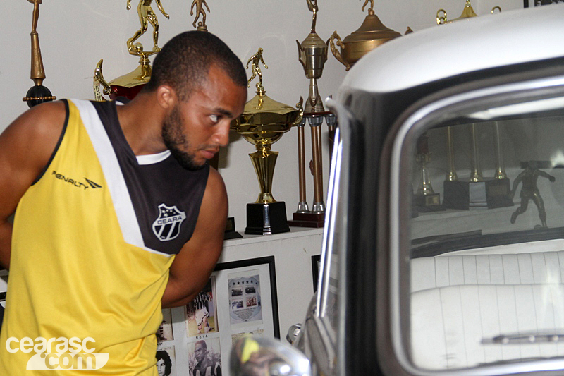 [06-01] Elenco do Ceará visita Centro Cultural - 17