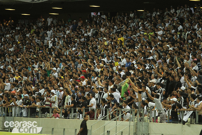 [13-08] Ceará 3 x 1  Internacional - TORCIDA - 35