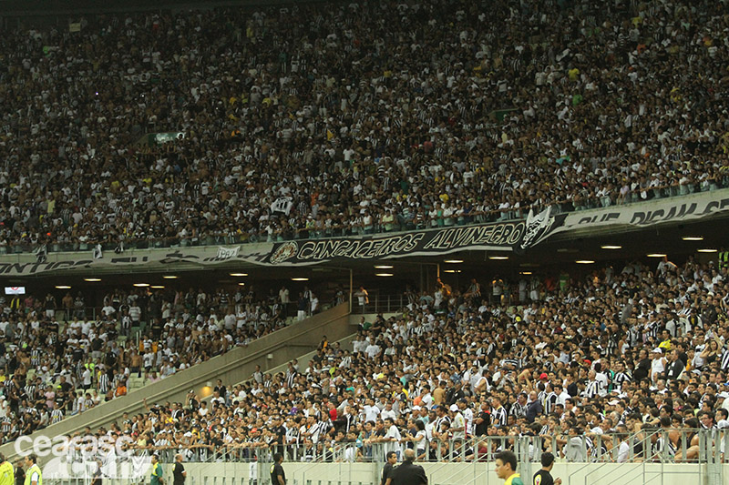 [13-08] Ceará 3 x 1  Internacional - TORCIDA - 38