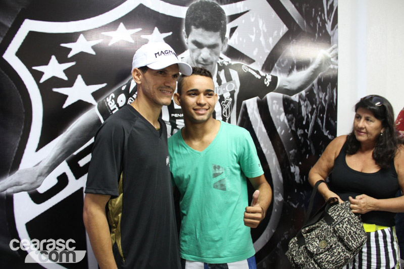 [22-04] Autógrafos com Magnata - Sou Mais Sede  - 2