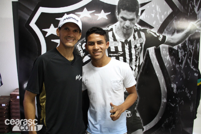 [22-04] Autógrafos com Magnata - Sou Mais Sede  - 37