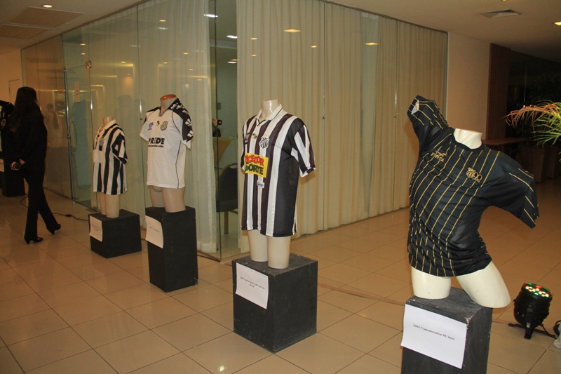 [30-01] Lançamento dos novos uniformes alvinegros com Nicole Bahls - 01 - 23