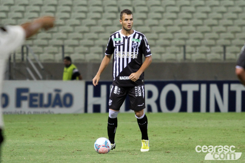 [07-04] Ferroviário 0 X 2 Ceará - 02 - 18