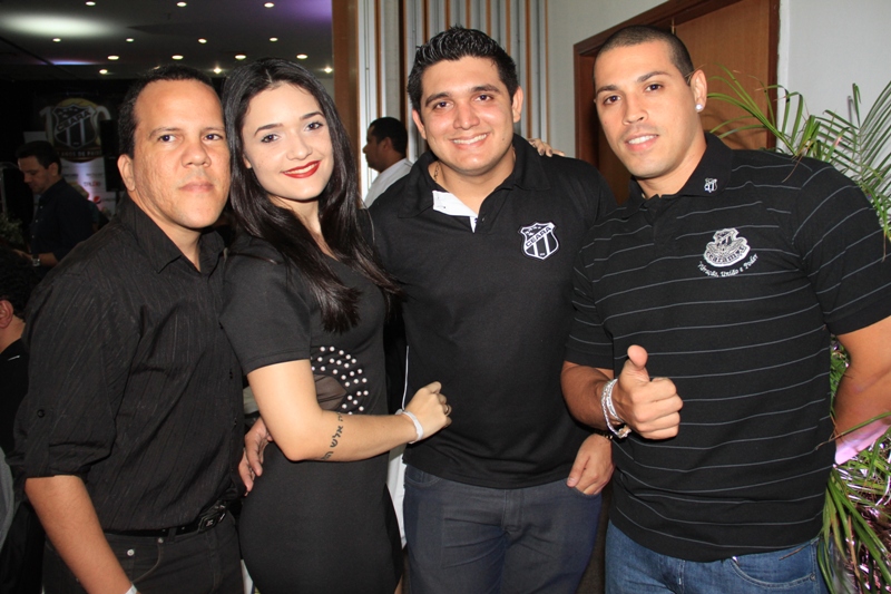 [30-01] Lançamento dos novos uniformes alvinegros com Nicole Bahls - 01 - 36