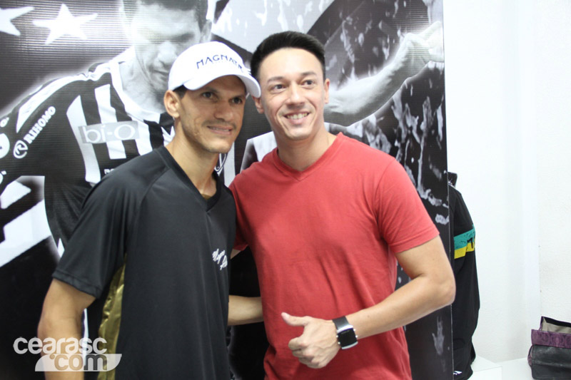 [22-04] Autógrafos com Magnata - Sou Mais Sede  - 71