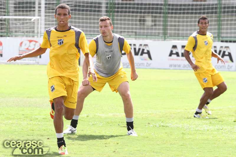 [08-01] Treino tático e finalizações - 25