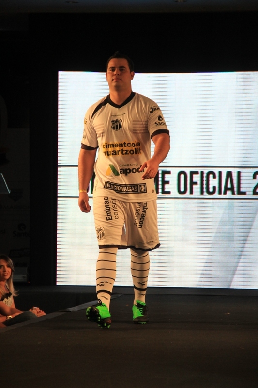 [30-01] Lançamento dos novos uniformes com Nicole Bahls - Desfile - 01 - 44