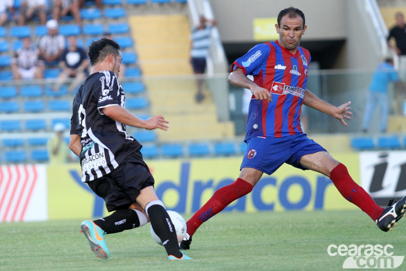 [10-03] Ceará 4 x 0 Tiradentes - 02 - 6