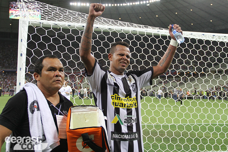 [23-04] Ceará 0 X 0 Fortaleza - 01 - 44