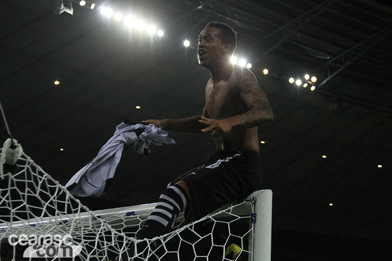 [23-04] Ceará 0 X 0 Fortaleza - 01 - 48