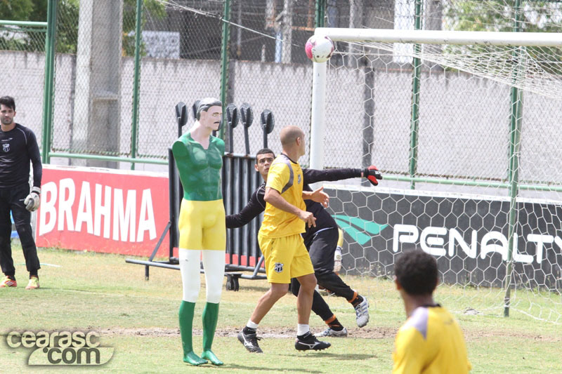 [11-10] Treino de finalizações - 20
