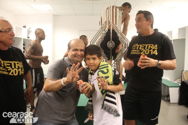 [23-04] Ceará 0 x 0 Fortaleza - Comemoração - Vestiário - 11