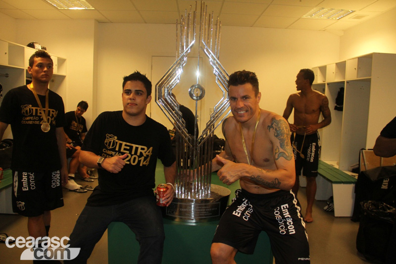 [23-04] Ceará 0 x 0 Fortaleza - Comemoração - Vestiário - 16