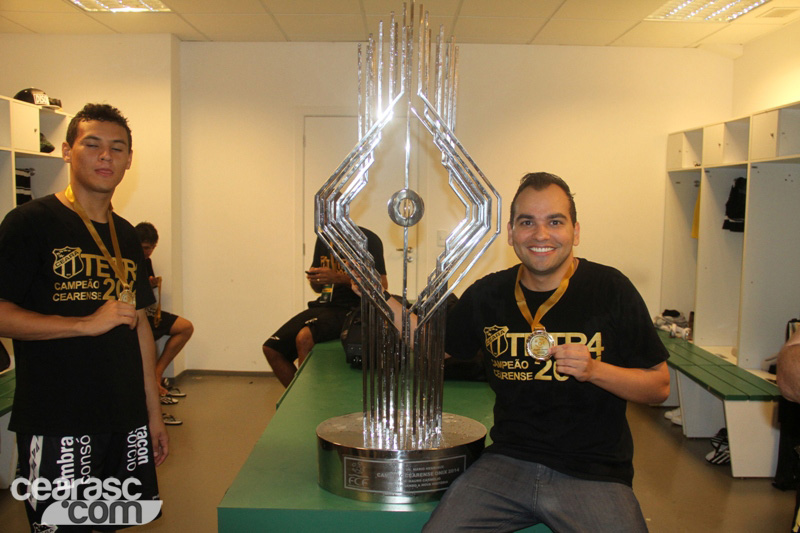 [23-04] Ceará 0 x 0 Fortaleza - Comemoração - Vestiário - 17