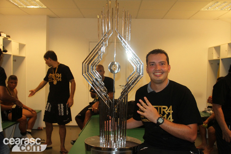 [23-04] Ceará 0 x 0 Fortaleza - Comemoração - Vestiário - 19