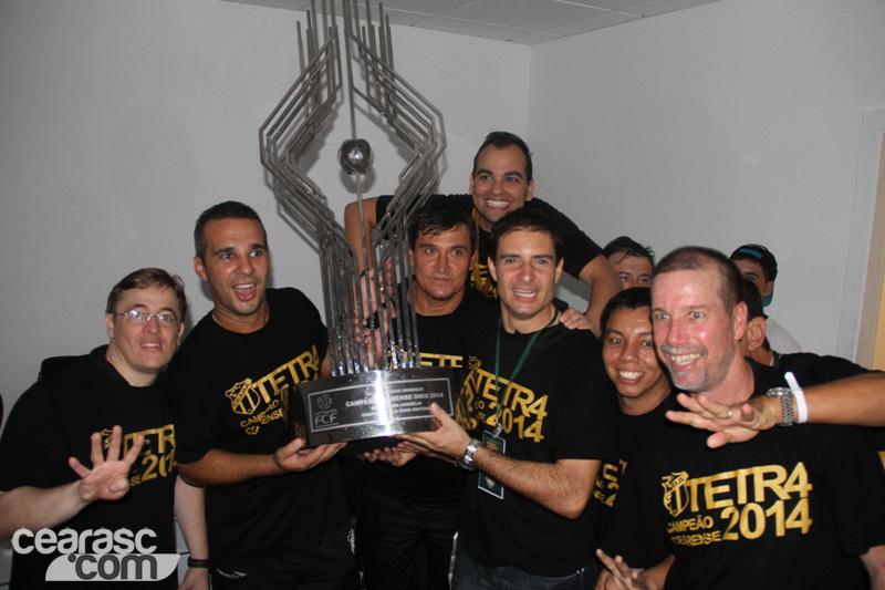 [23-04] Ceará 0 x 0 Fortaleza - Comemoração - Vestiário - 27