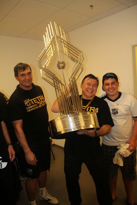 [23-04] Ceará 0 x 0 Fortaleza - Comemoração - Vestiário - 29