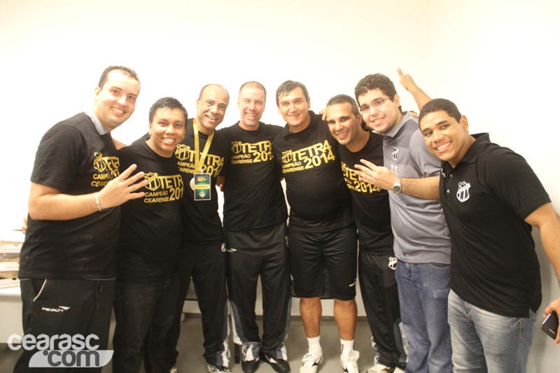 [23-04] Ceará 0 x 0 Fortaleza - Comemoração - Vestiário - 62