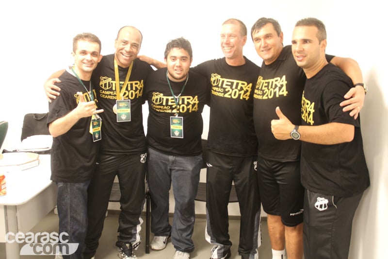 [23-04] Ceará 0 x 0 Fortaleza - Comemoração - Vestiário - 63