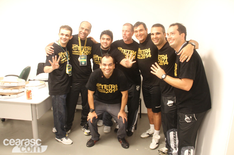 [23-04] Ceará 0 x 0 Fortaleza - Comemoração - Vestiário - 64