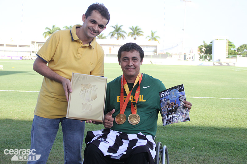 [22-08] Mesatenista David Freitas visita sede - 13