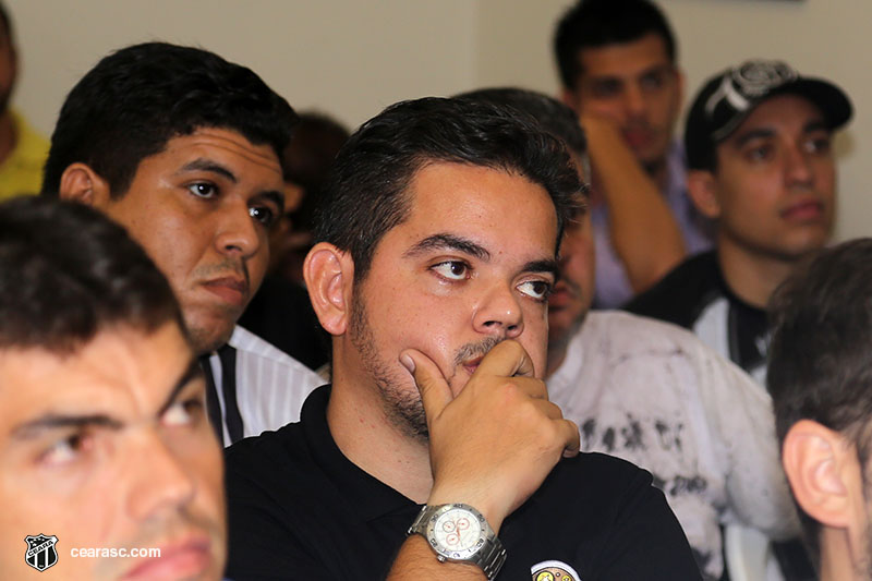 [15-03-2017] Reunião com grupo de torcedores - 18