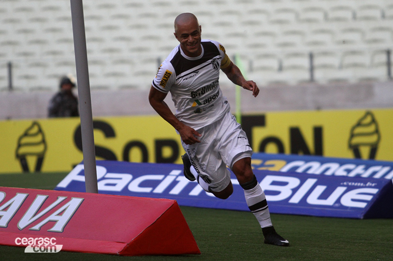 [23-08] Ceará 4 x 3 Paraná - 01 - 6