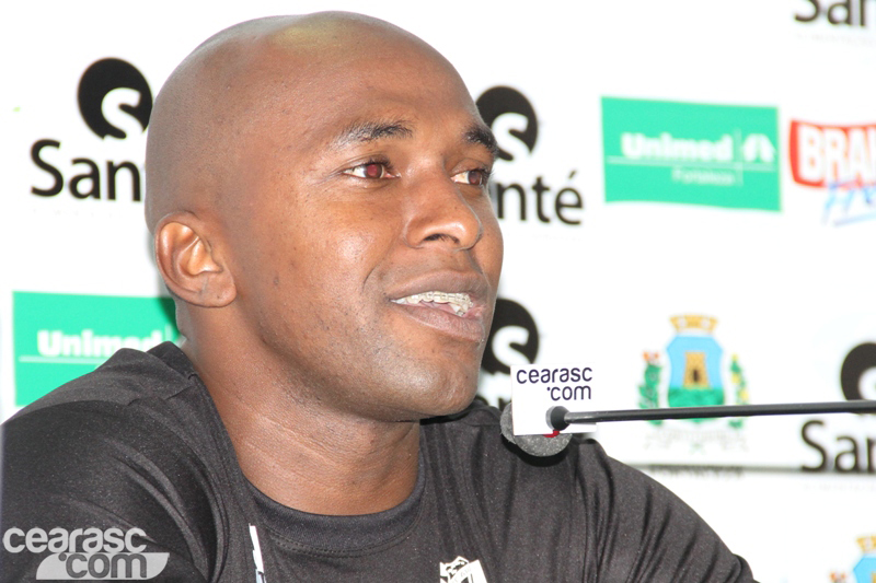 [16-05] Apresentação do atacante Itamar - 3