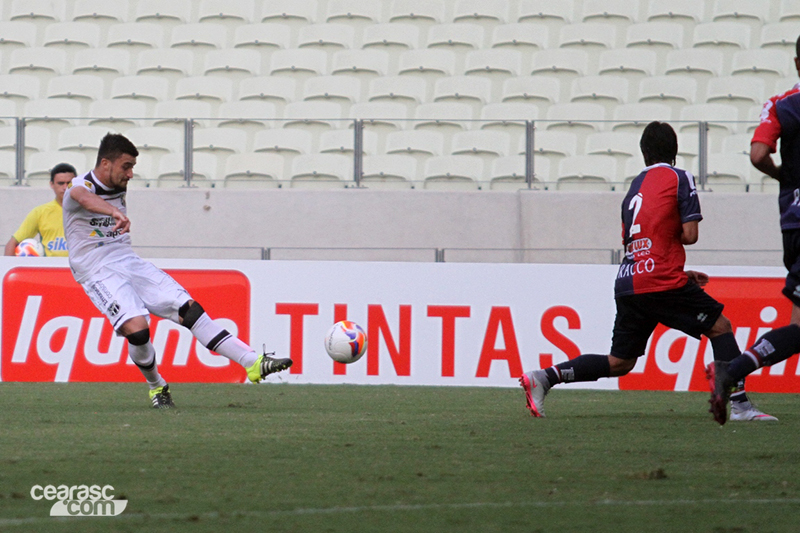 [23-08] Ceará 4 x 3 Paraná - 01 - 22