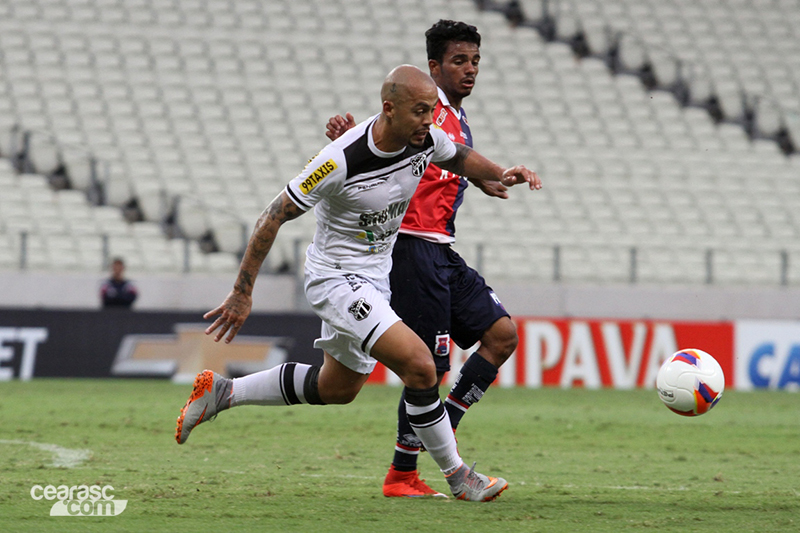 [23-08] Ceará 4 x 3 Paraná - 02 - 4