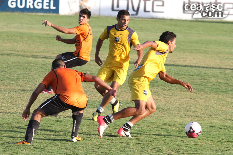 [17-10] Treino coletivo para não relacionados  + Sub-20 - 3