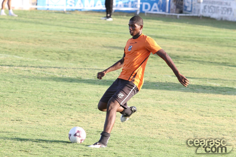 [17-10] Treino coletivo para não relacionados  + Sub-20 - 12