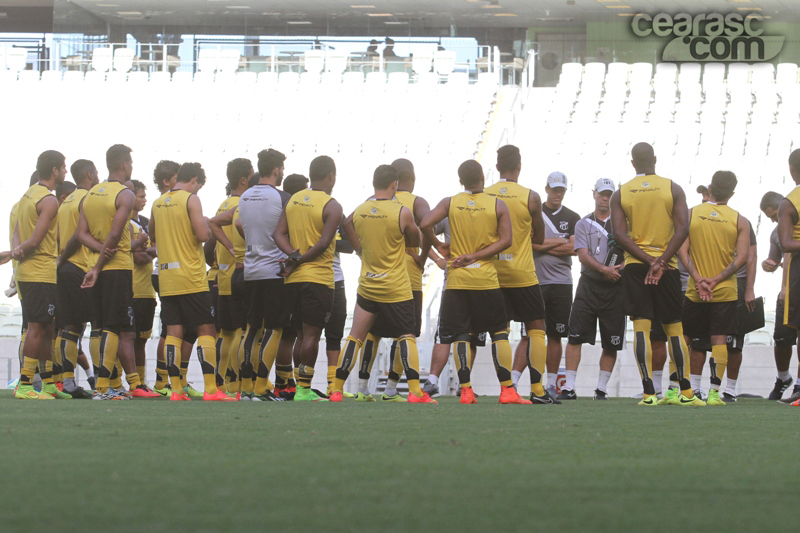 [15-10] Treino coletivo - Castelão - 2