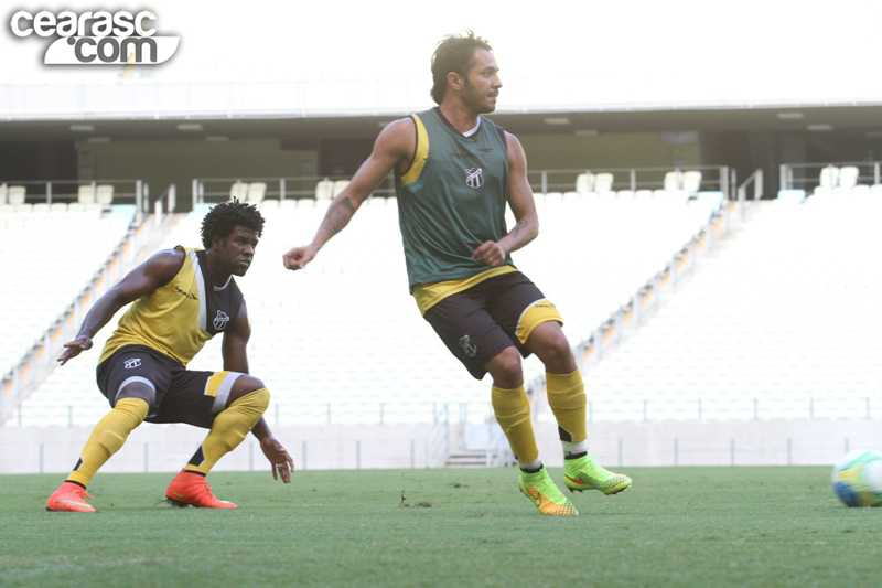 [15-10] Treino coletivo - Castelão - 8