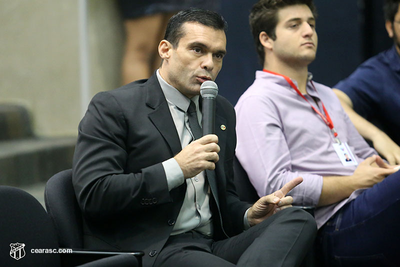 [30-08-2017]   Seminário - Jogando pela Paz no Futebol - 16