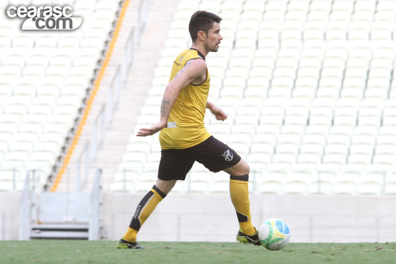 [15-10] Treino coletivo - Castelão - 18