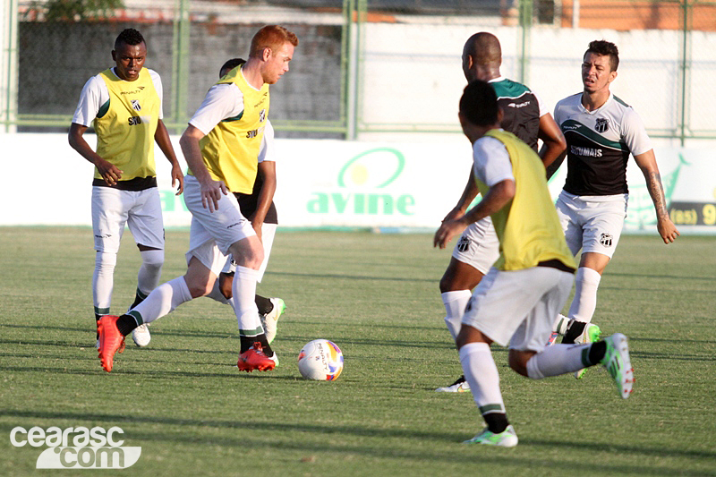 [16-06] Treino de passes e finalizações - 8